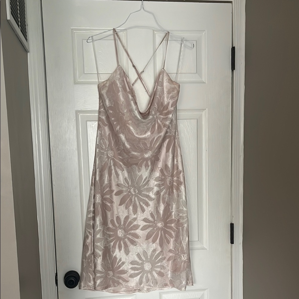 Elegant Floral Dress in Pink